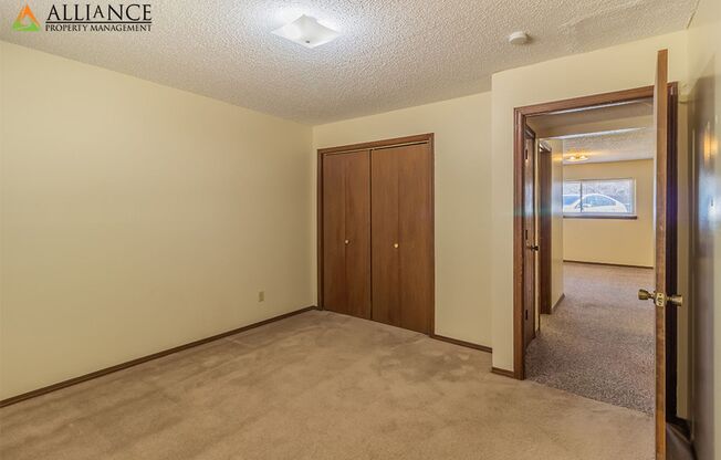 2 beds, 1 bath, 847 sqft, $850, Unit 03