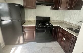 918 Saint Dunstans Rd