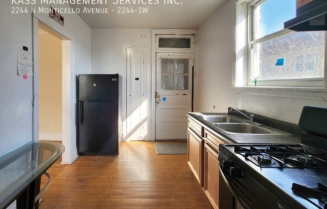 2244 N MONTICELLO AVE