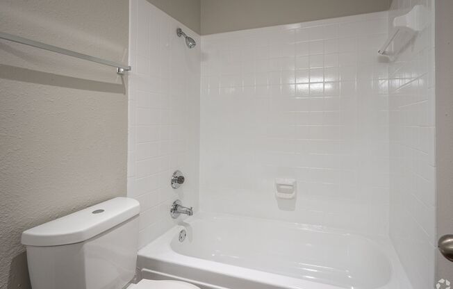 1 bed, 1 bath, 670 sqft, $860