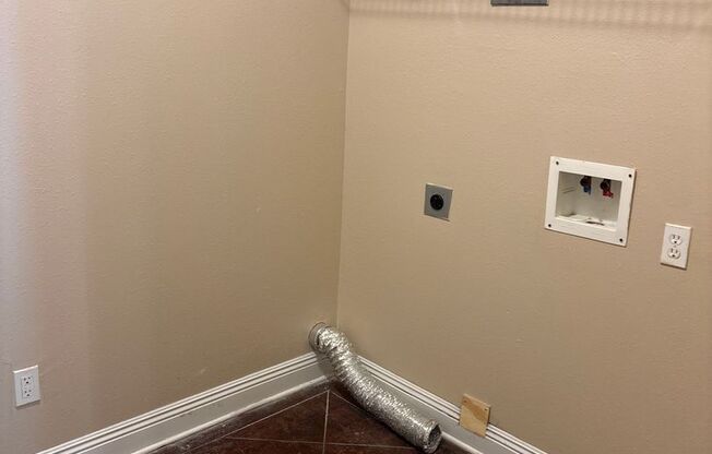 Charming 3-Bedroom, 2-Bathroom Duplex in Gulfport, MS