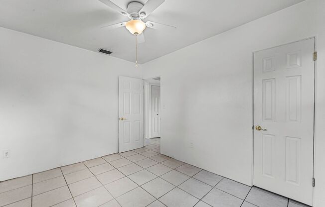 2 beds, 1 bath, $2,000