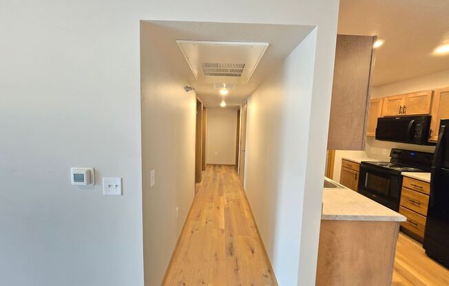 2 beds, 1 bath, 1,090 sqft, $1,230, Unit 3400 208