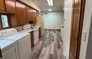 4 beds, 1.5 baths, $1,295, Unit Main floor