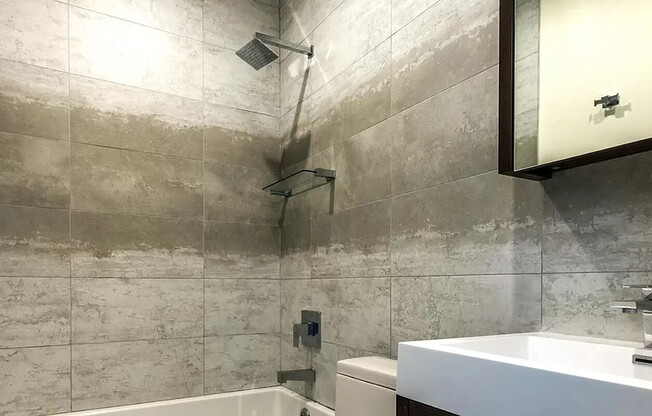 291 Stockholm St Apt 3R