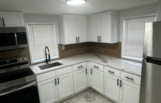 1 bed, 1 bath, $1,595, Unit 10