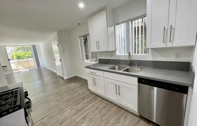 2 beds, 2 baths, 1,000 sqft, $2,900, Unit 101