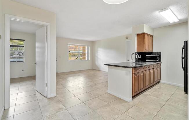 2 beds, 2 baths, 932 sqft, $2,100