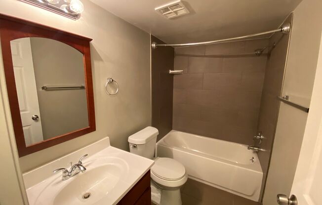 1 bed, 1 bath, 650 sqft, $1,050, Unit 23-203