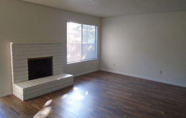 2 beds, 1 bath, $1,395, Unit Unit B