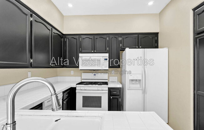 3 beds, 2.5 baths, 1,335 sqft, $3,800