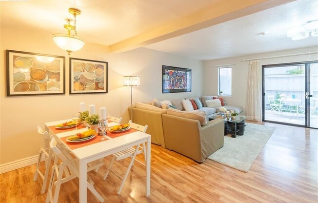 COMING SOON! | $3290 / 3 BR - GORGEOUS NEWARK TOWNHOME