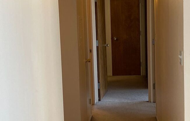 2 beds, 2 baths, 883 sqft, $1,675, Unit 213