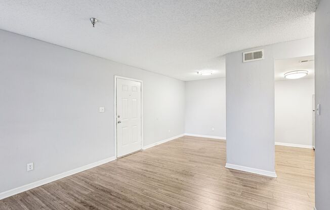 2 beds, 1.5 baths, 850 sqft, $1,600