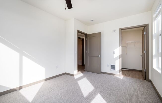 2 beds, 2 baths, $2,500, Unit Unit B414