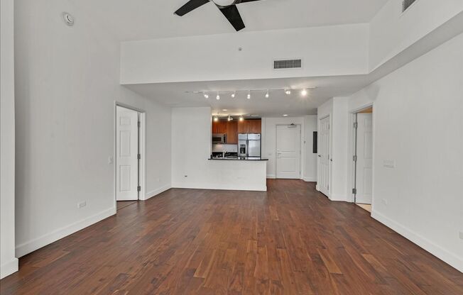 2 beds, 2 baths, $2,600, Unit # 3702