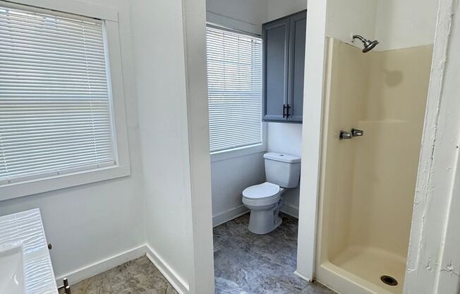 2 beds, 1 bath, $1,200, Unit 289 Second St