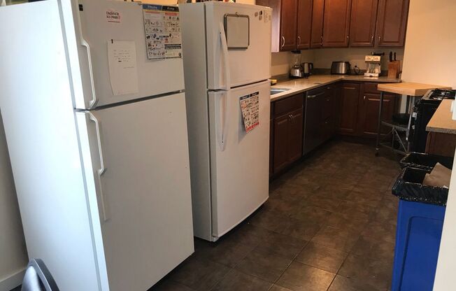 1 bed, 3 baths, 115 sqft, $625, Unit 2-B