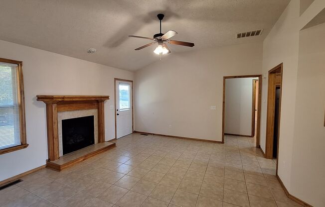 3 beds, 2 baths, $1,595