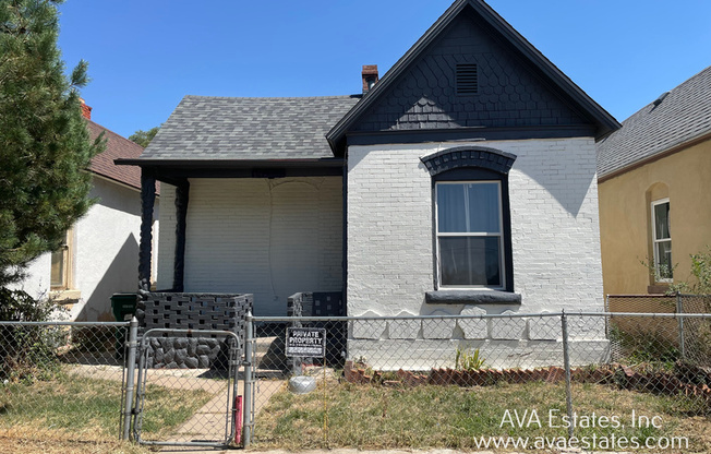104 N GLENDALE AVE
