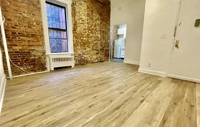 260 W 135 ST