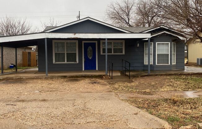 Cute 2-Bedroom Down the Street from Texas Tech!