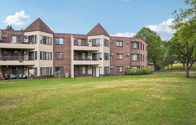 Cloverleaf Park Apartments