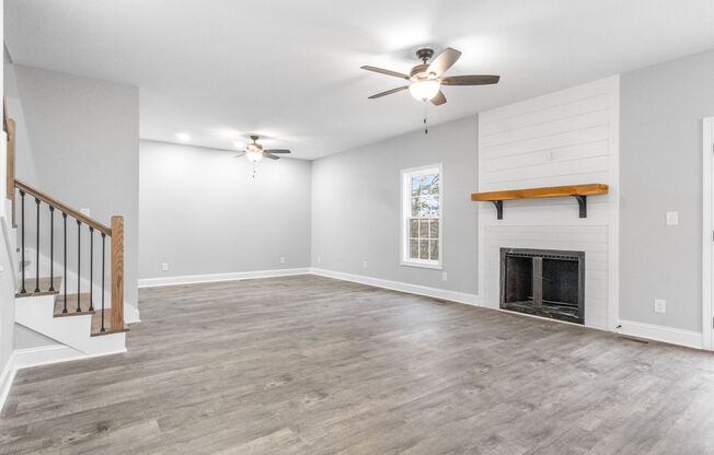 4 Bedroom 3 Bath Pet Friendly Home For Rent!