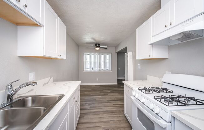 2 beds, 1 bath, 1,000 sqft, $1,550, Unit 37-D