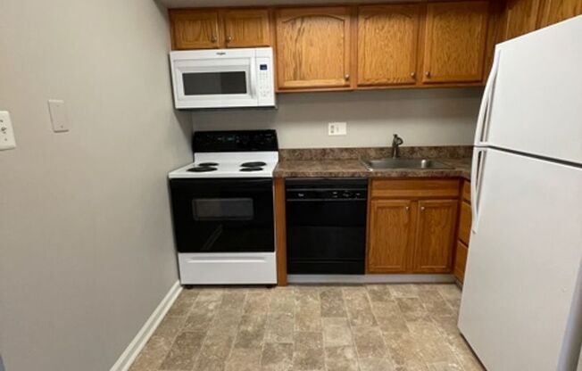1 bed, 1 bath, 770 sqft, $1,705, Unit F06