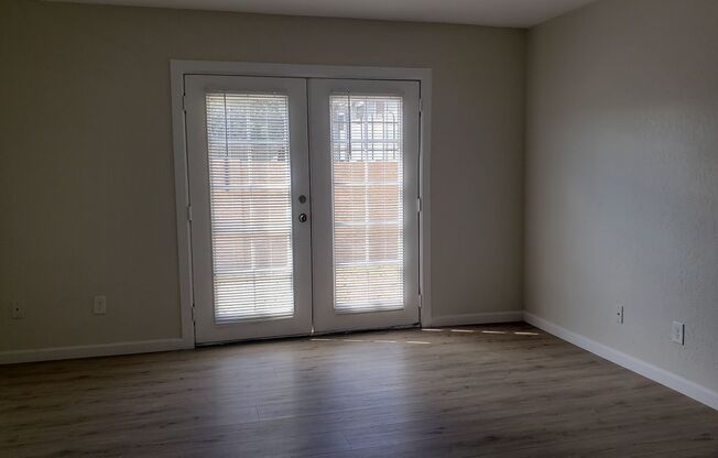 Remolded 3 Bedroom 2 Bathroom in Central Phoenix!!