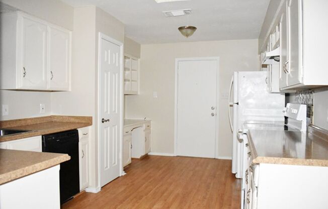 2 beds, 2 baths, $1,795