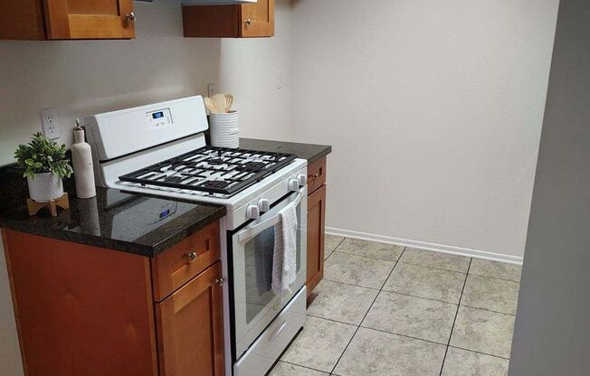 1 bed, 1 bath, $2,050, Unit 15