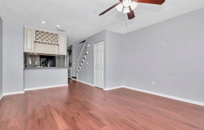 South Tampa 2 Bedroom w/ Office 2 Bathroom Townhome
