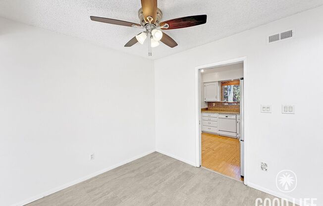 Spacious 2B/2BA condo available in San Carlos!