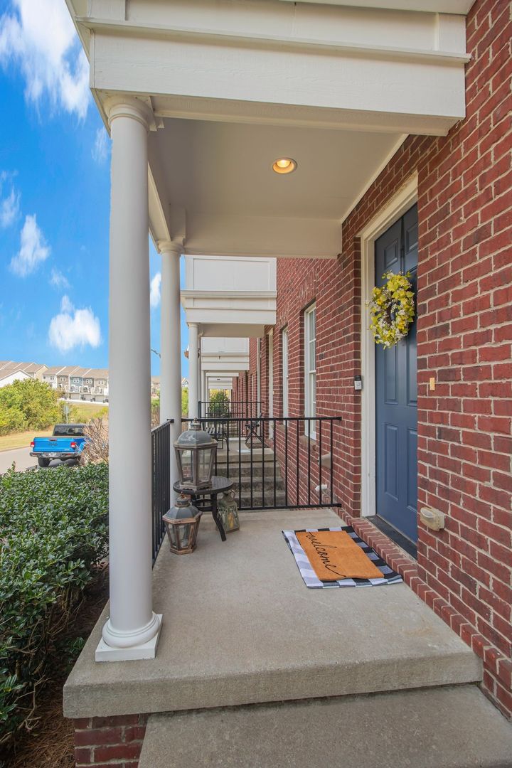 Beautiful Nolensville Townhome