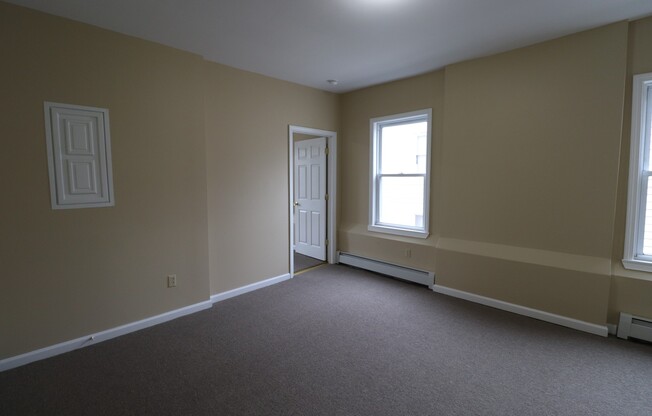 2 beds, 1 bath, $1,430, Unit 2W