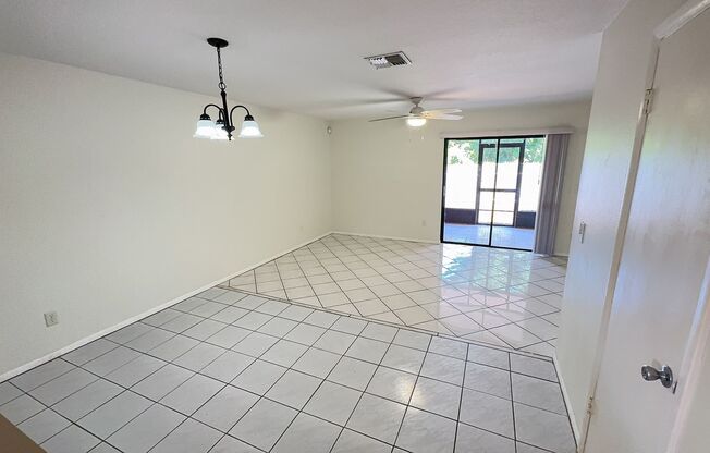 Newly renovated 2 bedroom Townhouse for Rent near Dale Mabry and Waters!