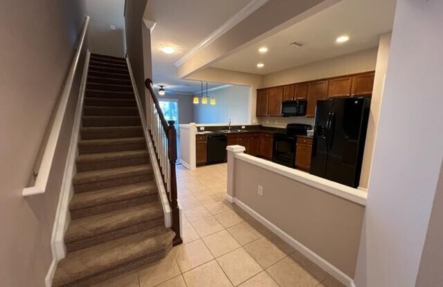 6937 WOODY VINE DR