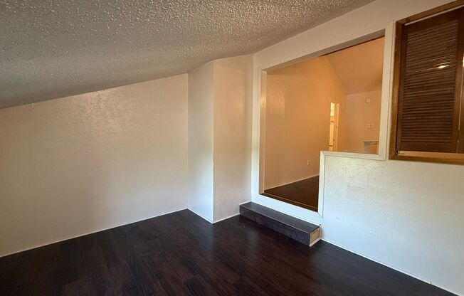2 beds, 1.5 baths, $895, Unit APARTMENT 1305