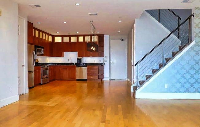 72 LANGTON ST