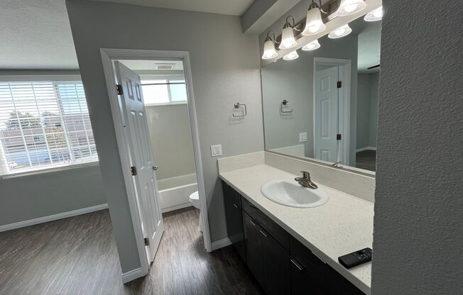 1 bed, 1 bath, 750 sqft, $2,335, Unit 0077