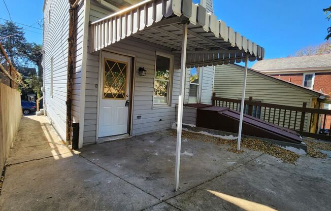 2 beds, 1 bath, $1,250