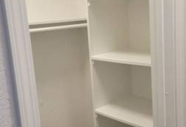 Studio, 1 bath, 324 sqft, $1,200, Unit 3834-01