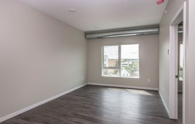 1 bed, 1 bath, 727 sqft, $1,225, Unit 420