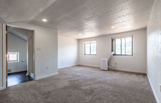 2322 E Carson Street