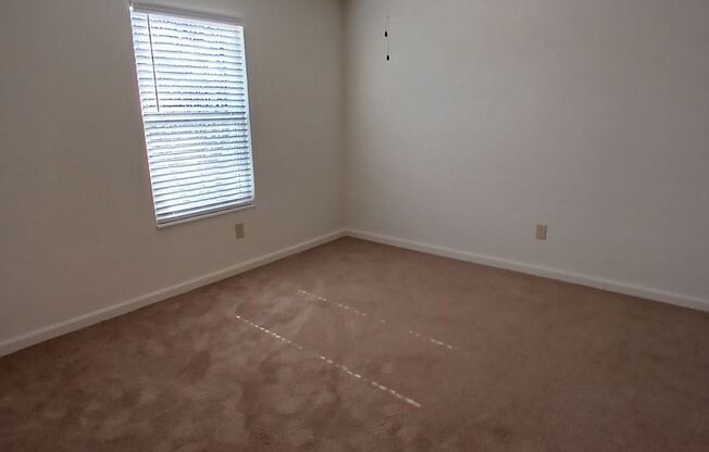 2 beds, 1 bath, 800 sqft, $1,095, Unit 190203