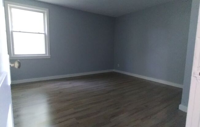 2 beds, 1 bath, $1,150