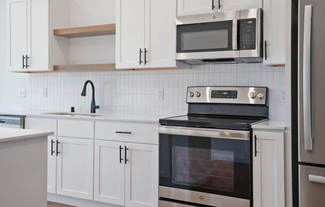 1 bed, 1 bath, 637 sqft, $1,675, Unit 407