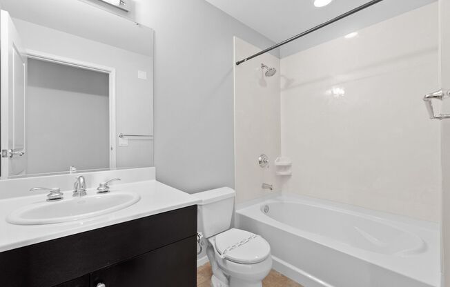 3 beds, 3.5 baths, $3,200, Unit UNIT 1819